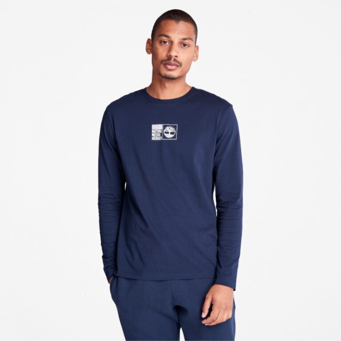 Mænd Naturen Har Brug For Helte Langærmet Grafisk T-shirt Mørk Safir Timberland