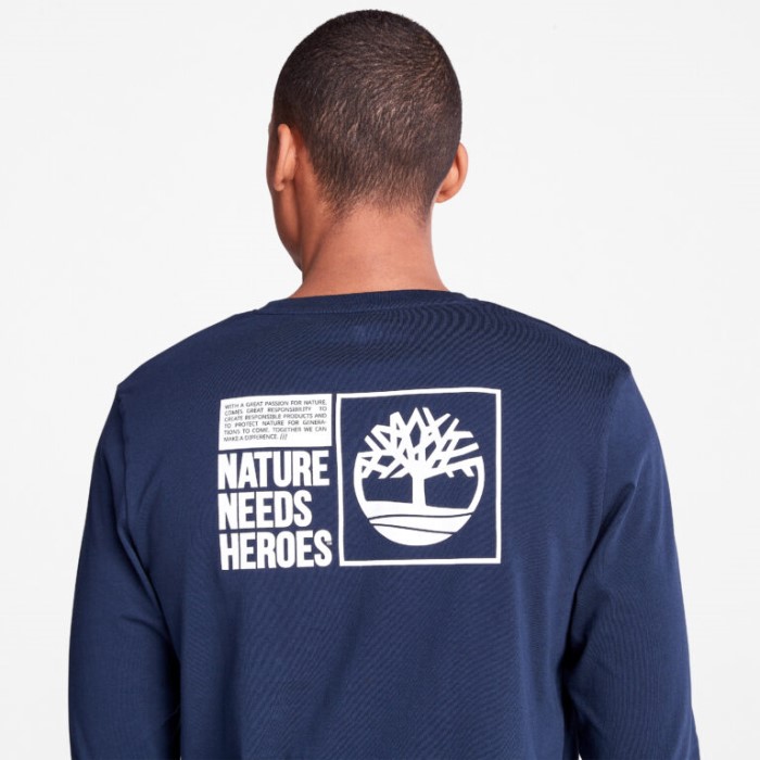 Mænd Naturen Har Brug For Helte Langærmet Grafisk T-shirt Mørk Safir Timberland