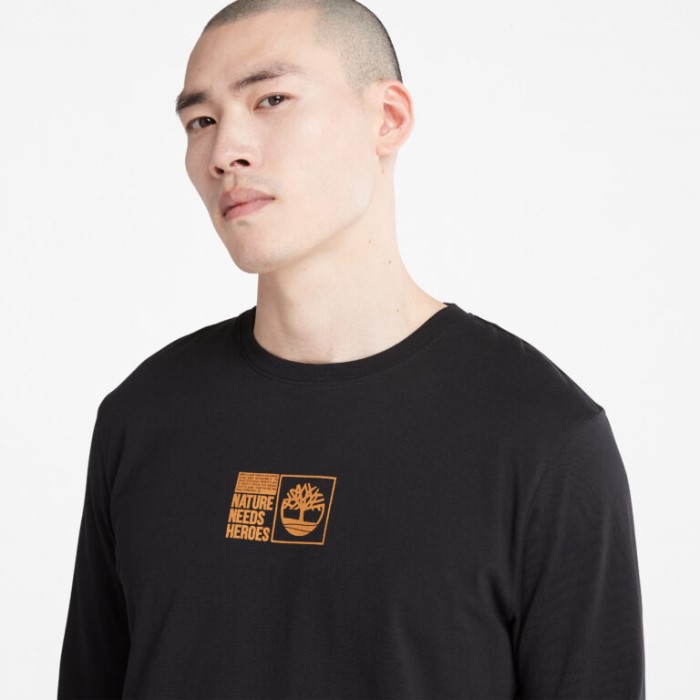Timberland Sorte Mænd Naturen Har Brug For Helte Langærmet Grafisk T-shirt